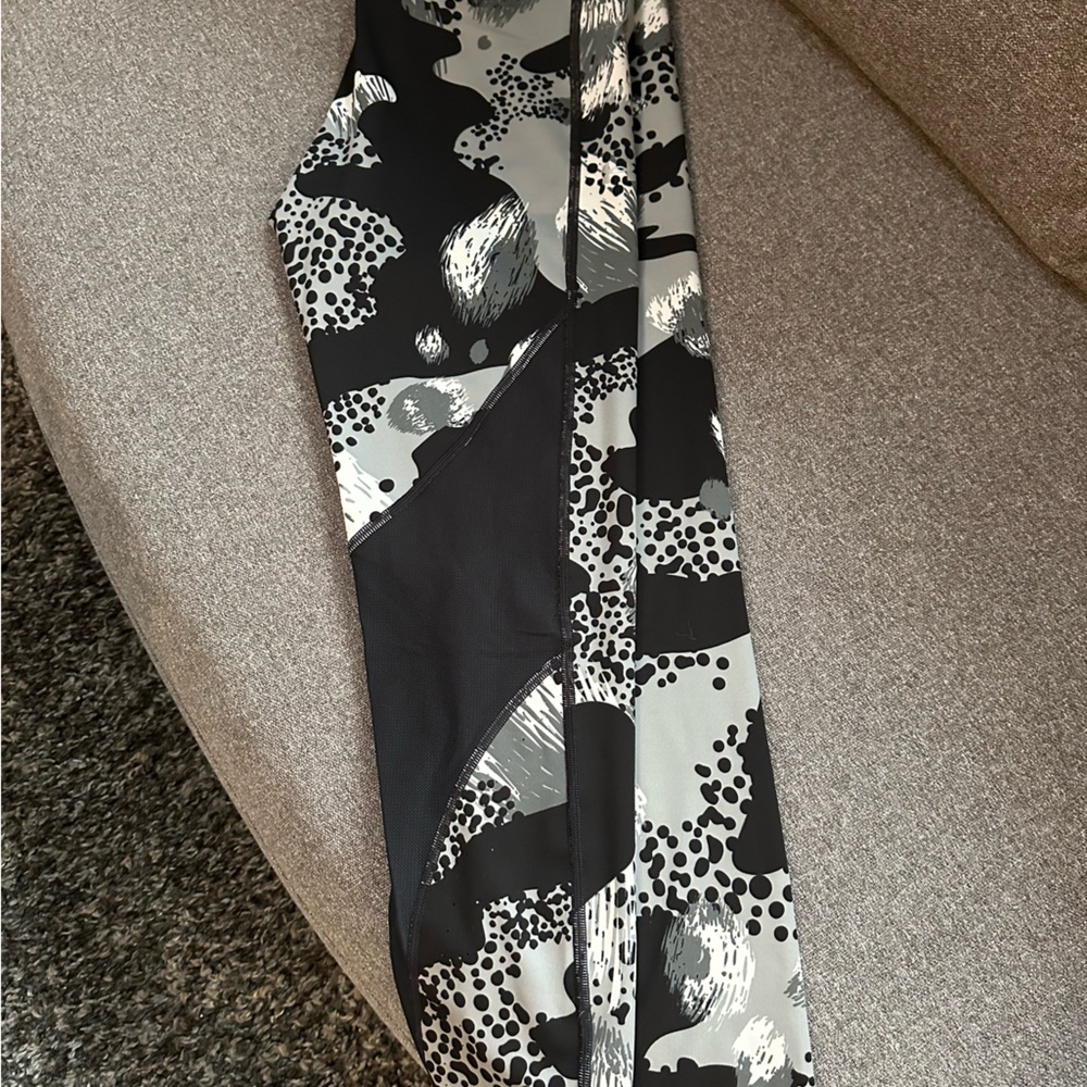 Under Armour leggings 24” inseam